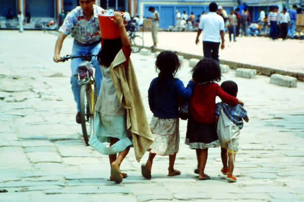 Kinder in Nepal